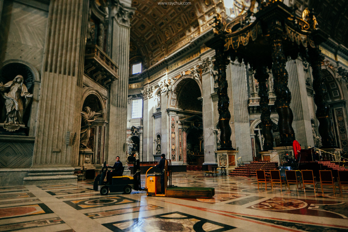 Vatican. Головна