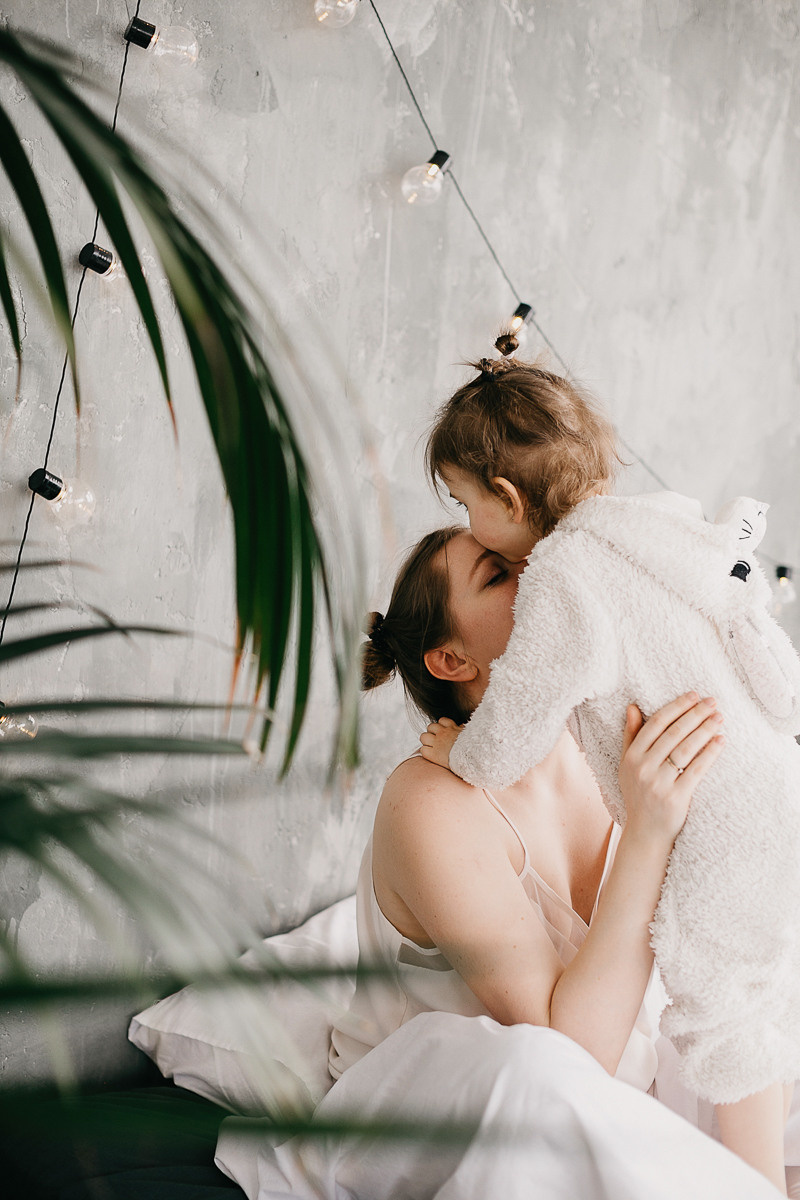 Еля і Анісія. Головна