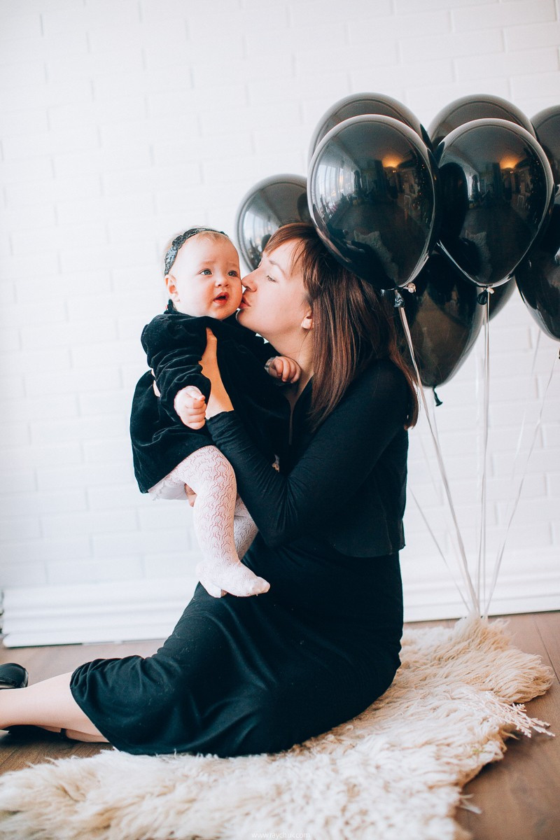 Black dress. Family. Головна