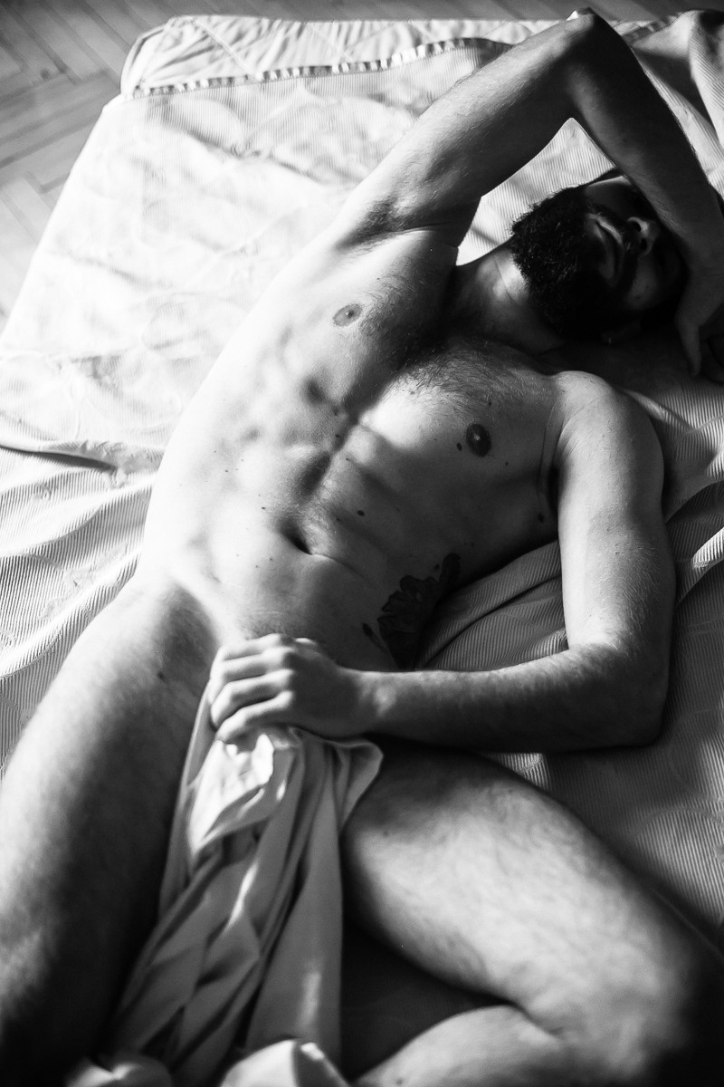 – Way Down We Go. Головна