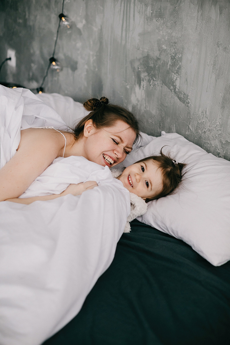 Еля і Анісія. Головна