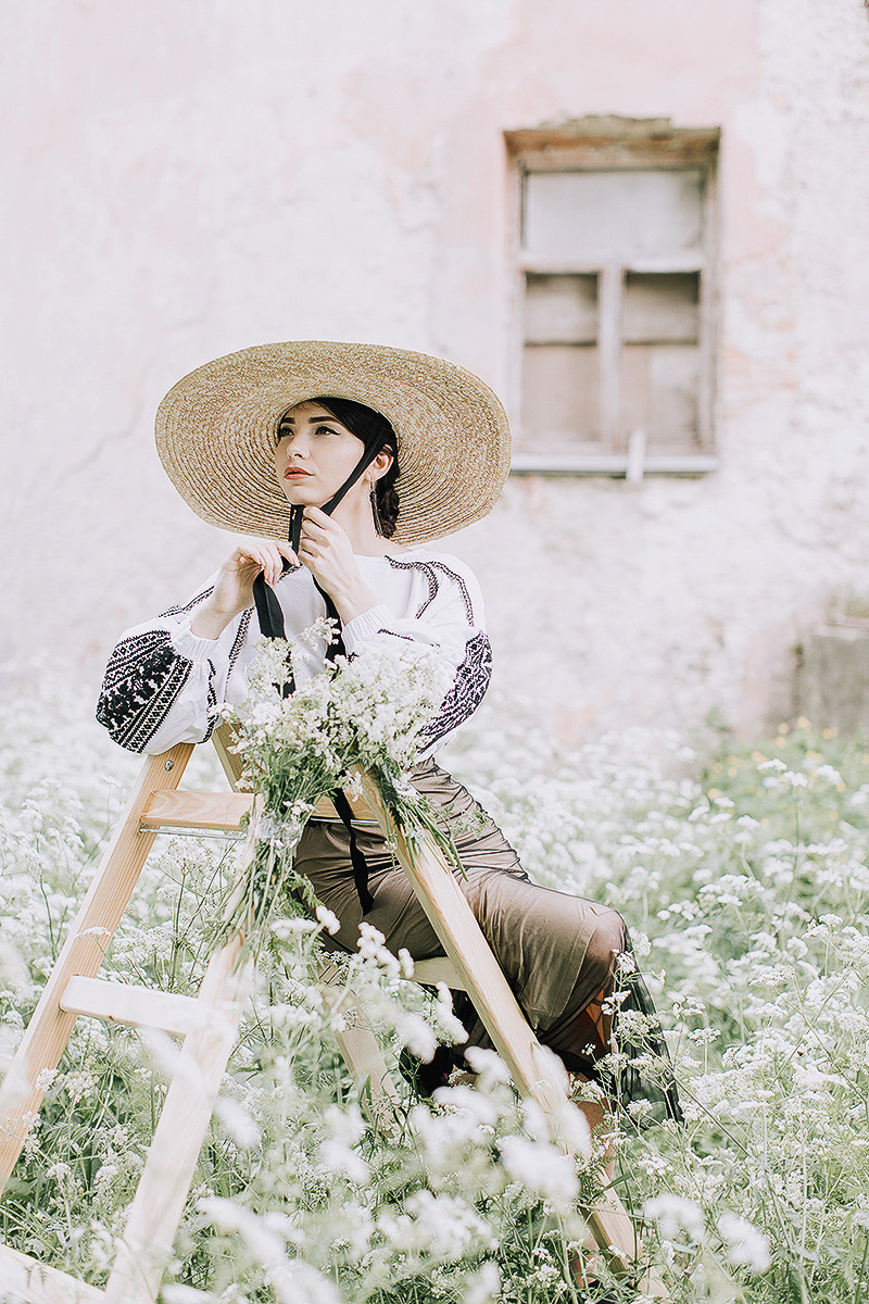 Lovely. Головна