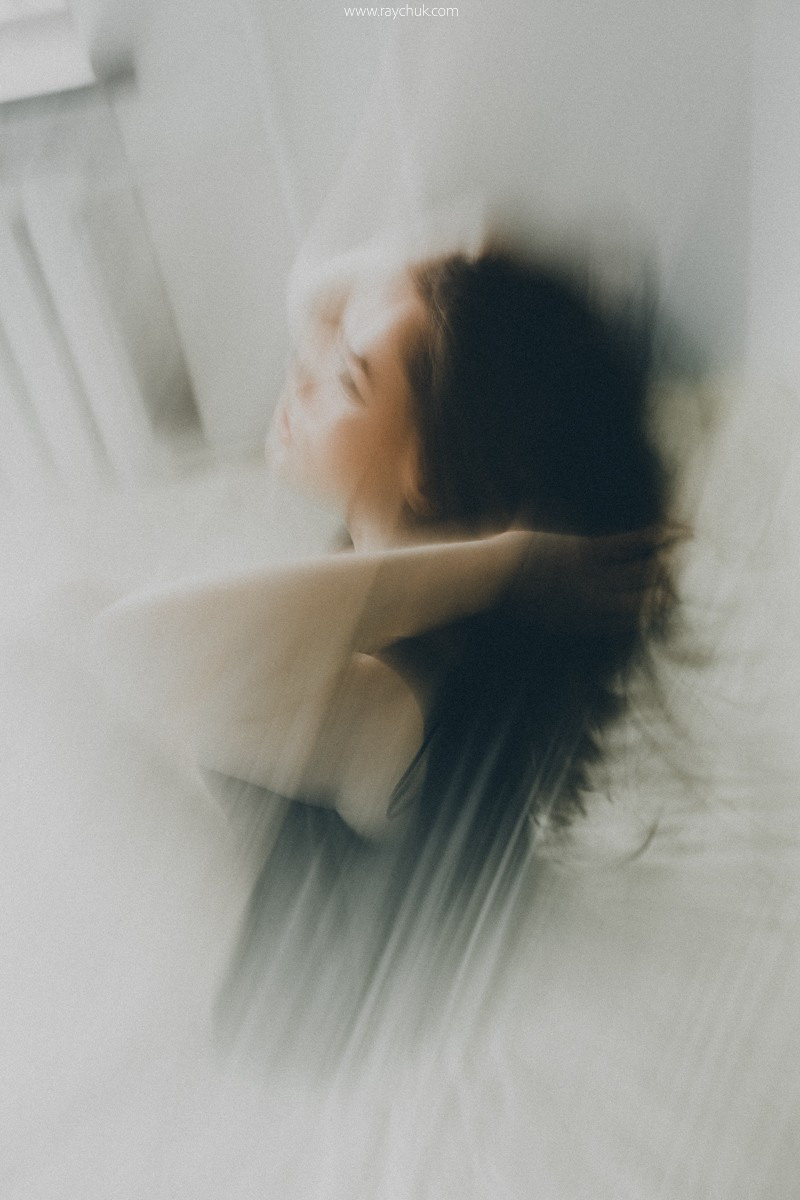 I Can't Say No. Головна