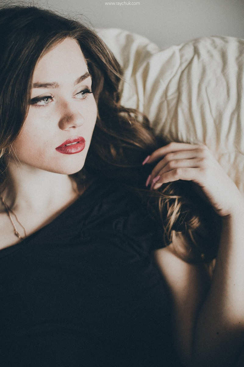 I Can't Say No. Головна