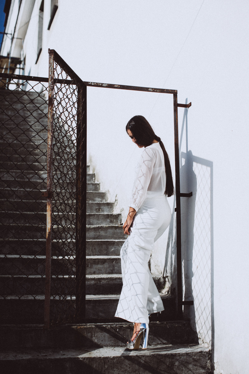 It's a Beautiful Day. Головна