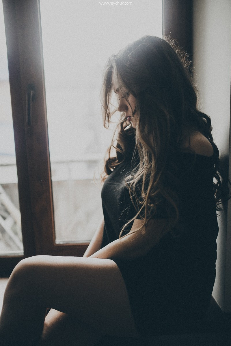 I Can't Say No. Головна