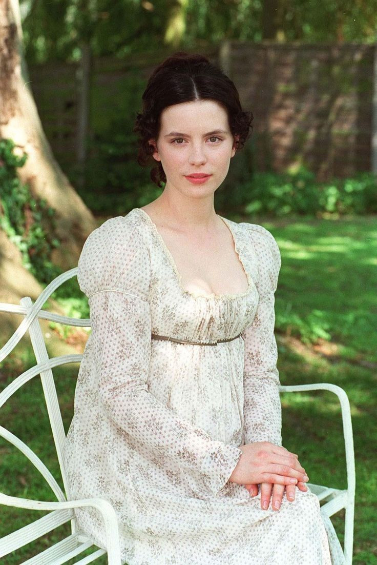 Romantic Empire style. Photographer in Sweden