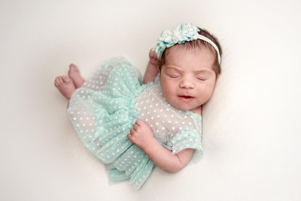 Дівчата. Фотограф новонароджених діток та їх сімей в Тернополі