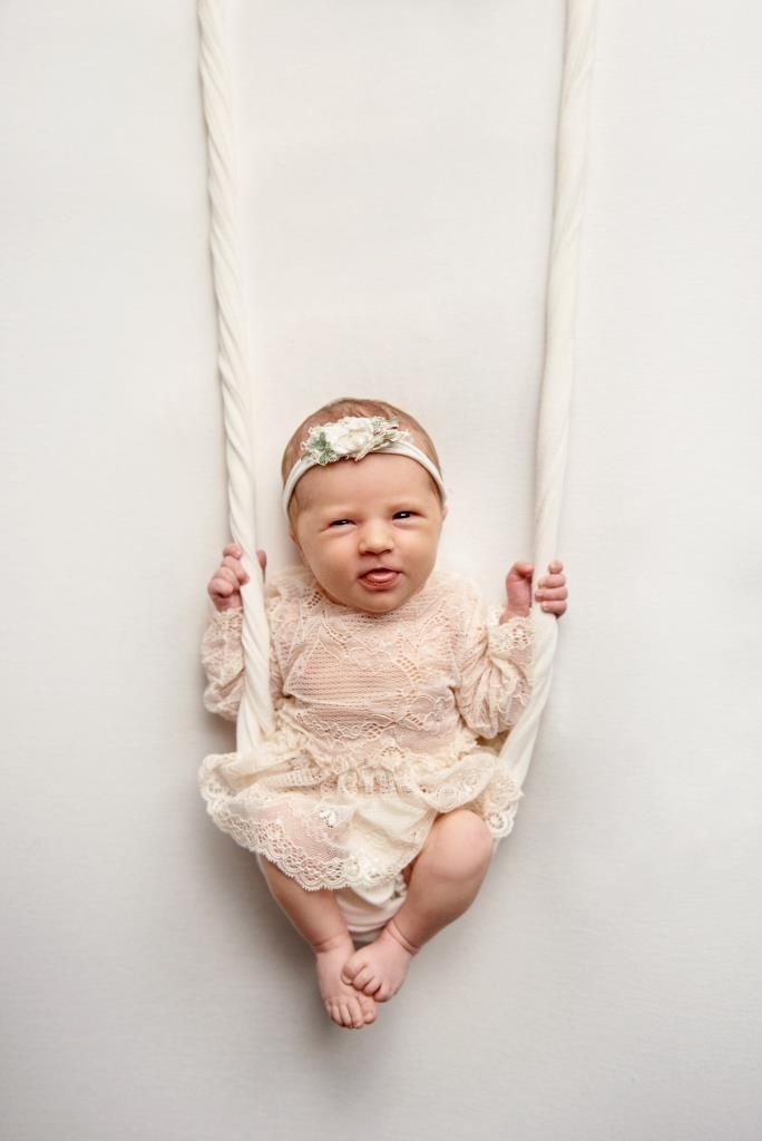 Дівчата. Фотограф новонароджених діток та їх сімей в Тернополі