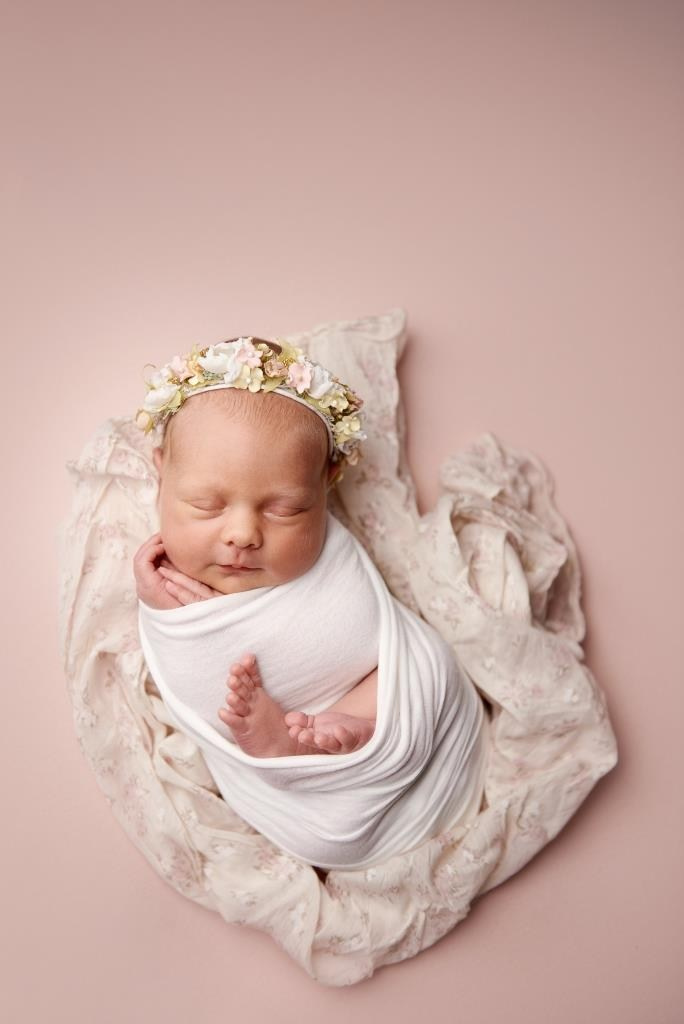 Обмотки. Фотограф новонароджених діток та їх сімей в Тернополі