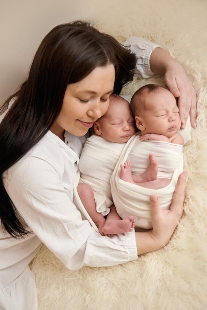 Двійнята. Фотограф новонароджених діток та їх сімей в Тернополі