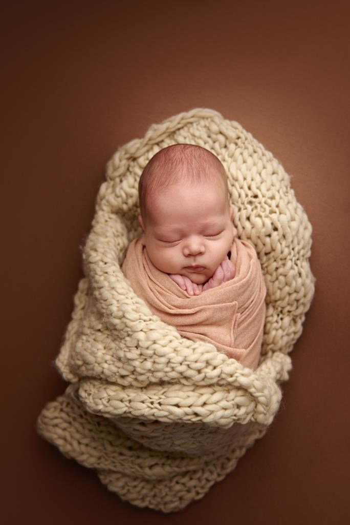 Обмотки. Фотограф новонароджених діток та їх сімей в Тернополі