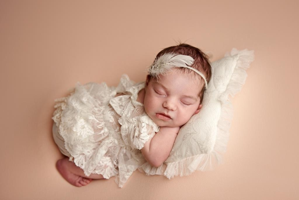 Дівчата. Фотограф новонароджених діток та їх сімей в Тернополі