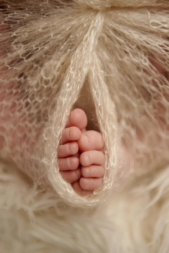 Деталі. Фотограф новонароджених діток та їх сімей в Тернополі