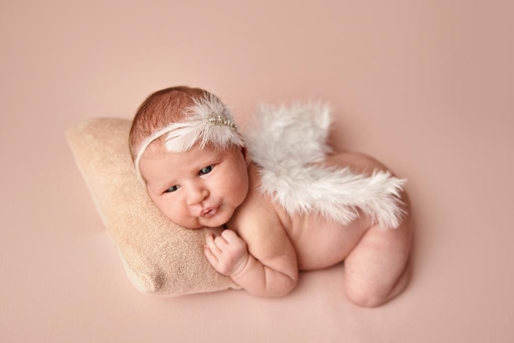 Крильця. Фотограф новонароджених діток та їх сімей в Тернополі