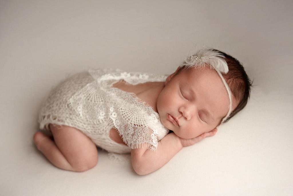 Дівчата. Фотограф новонароджених діток та їх сімей в Тернополі