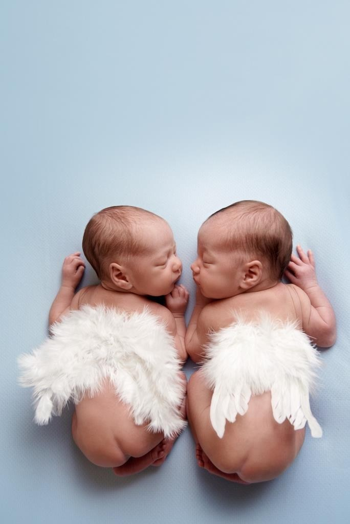 Двійнята. Фотограф новонароджених діток та їх сімей в Тернополі