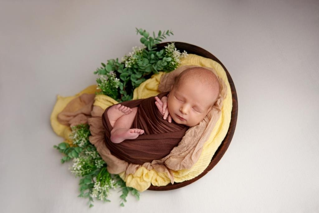 Зелень. Фотограф новонароджених діток та їх сімей в Тернополі