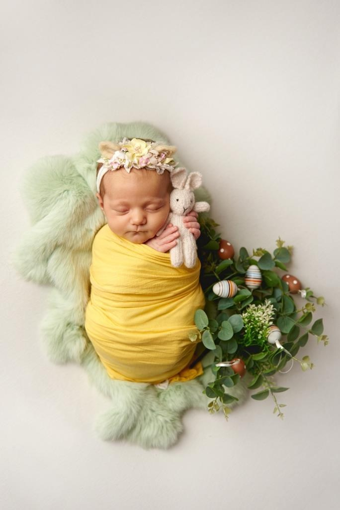 Пасха. Фотограф новонароджених діток та їх сімей в Тернополі