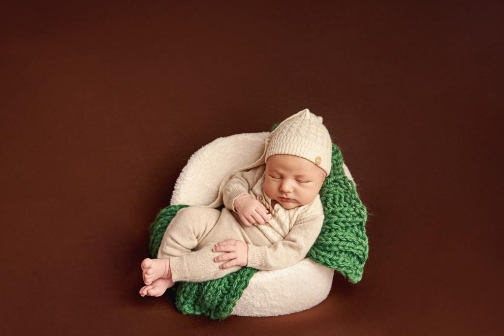 Крісло гамак. Фотограф новонароджених діток та їх сімей в Тернополі