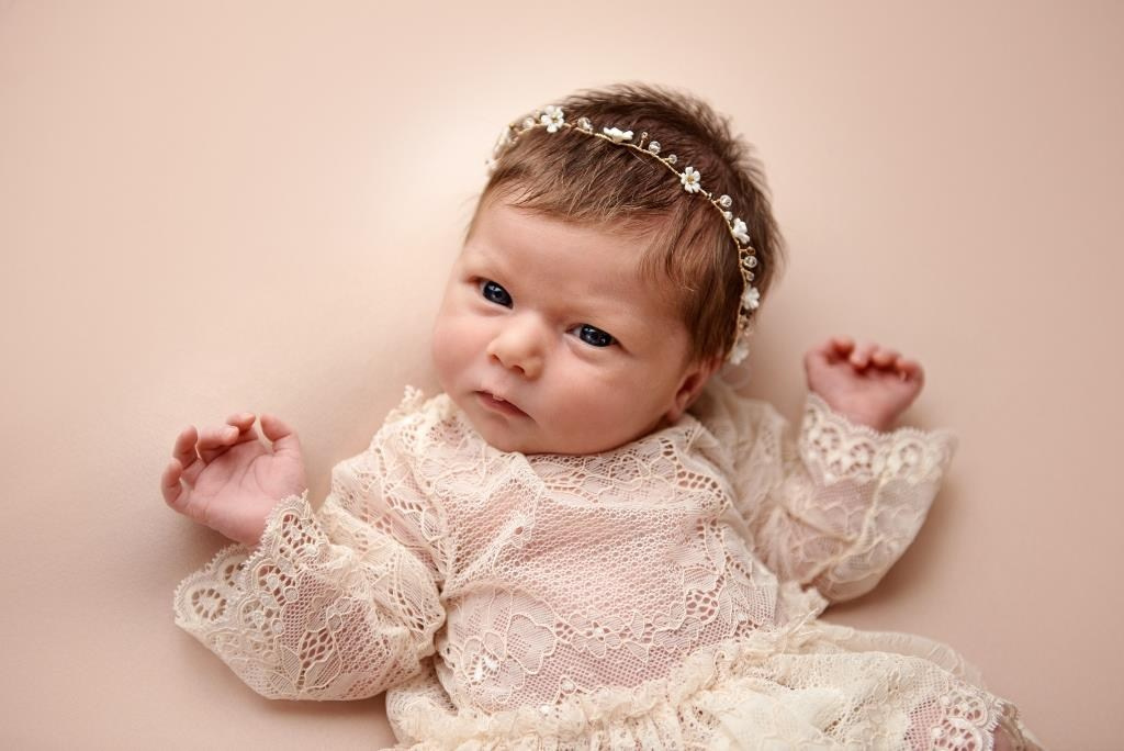 Дівчата. Фотограф новонароджених діток та їх сімей в Тернополі