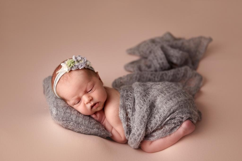 Дівчата. Фотограф новонароджених діток та їх сімей в Тернополі