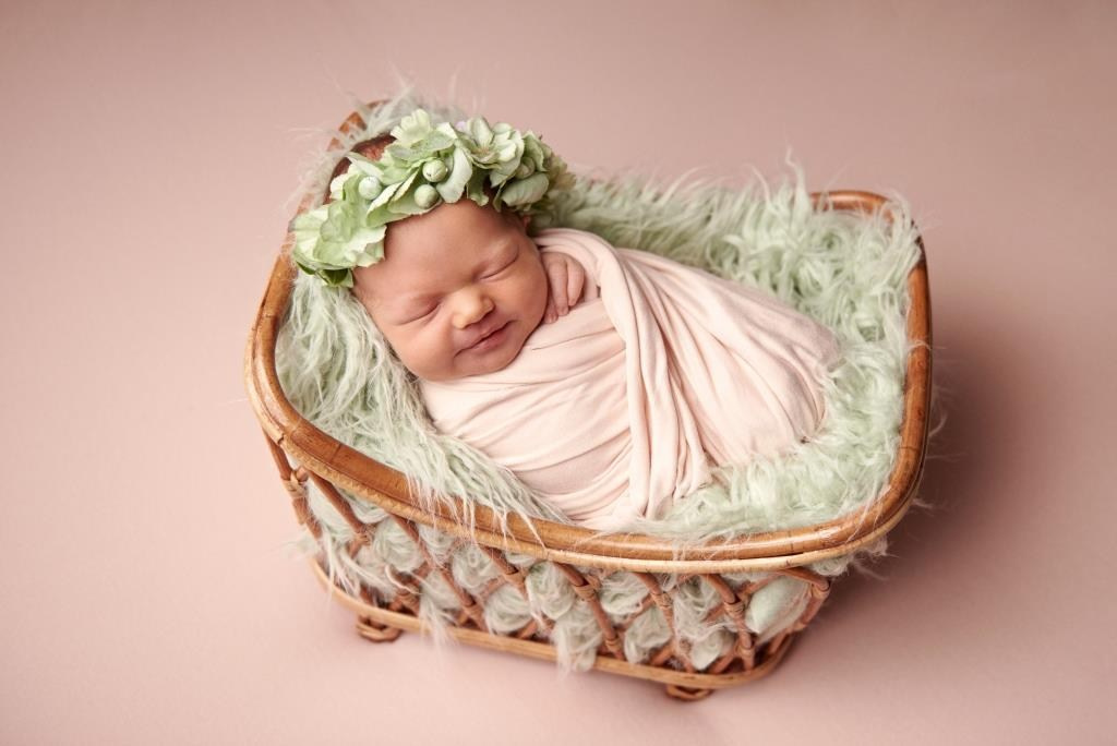 Корзини. Фотограф новонароджених діток та їх сімей в Тернополі