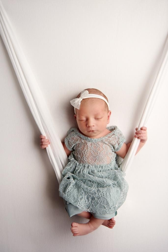 Гамак. Фотограф новонароджених діток та їх сімей в Тернополі
