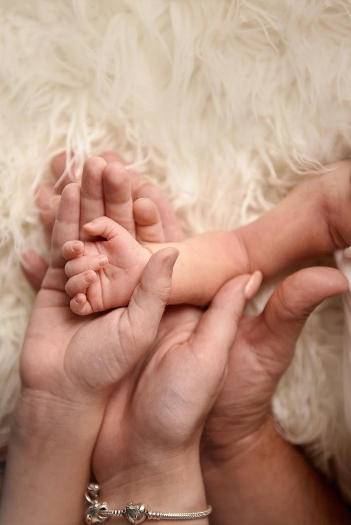 Деталі. Фотограф новонароджених діток та їх сімей в Тернополі