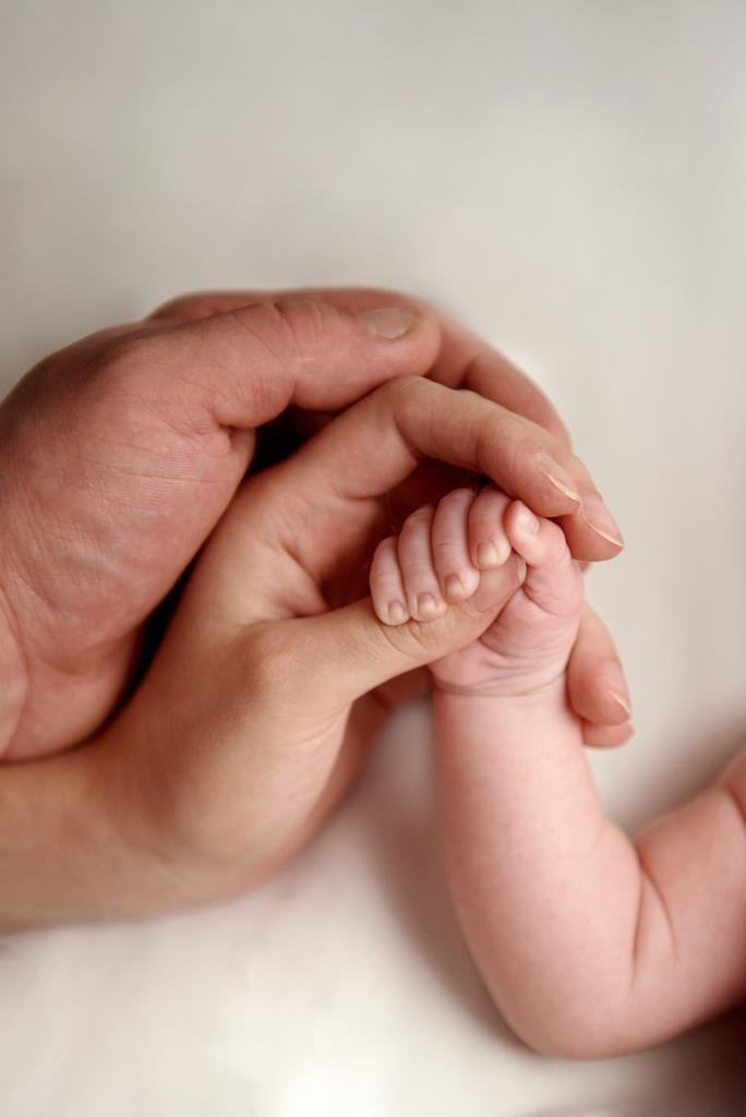 Деталі. Фотограф новонароджених діток та їх сімей в Тернополі