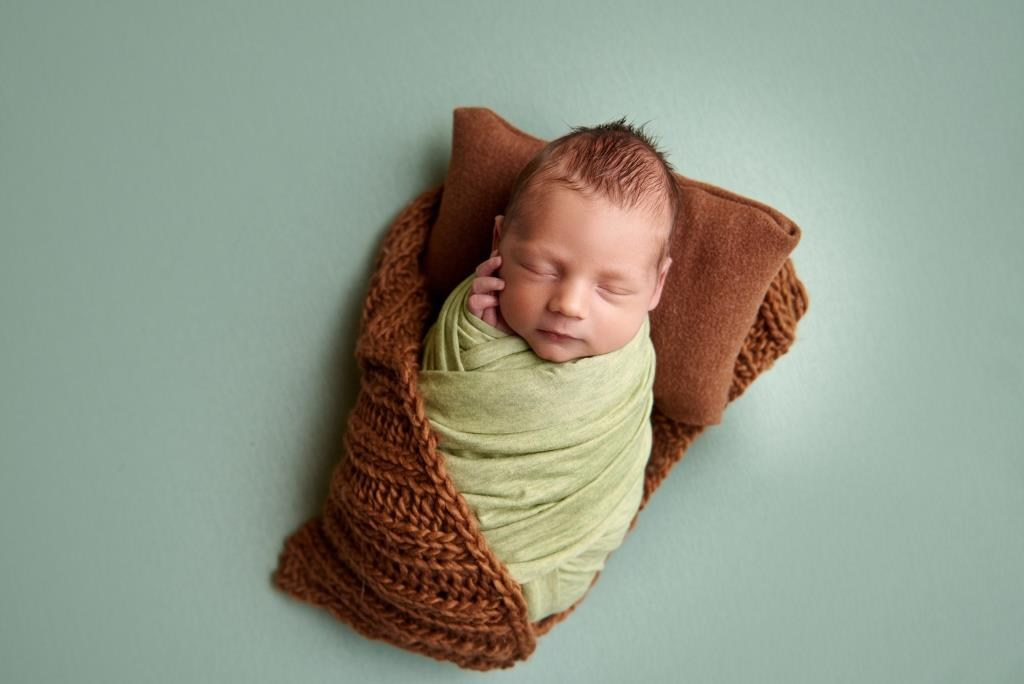 Обмотки. Фотограф новонароджених діток та їх сімей в Тернополі