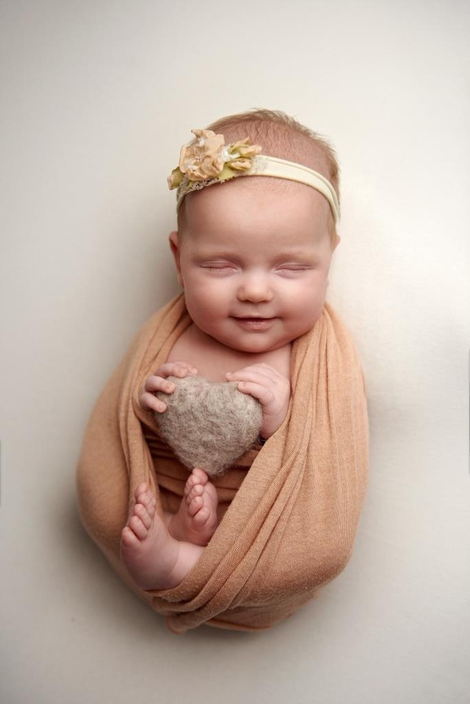 Обмотки. Фотограф новонароджених діток та їх сімей в Тернополі