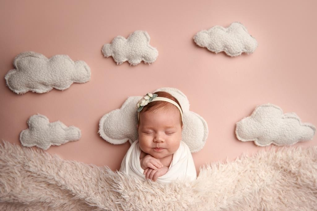 Хмарки. Фотограф новонароджених діток та їх сімей в Тернополі