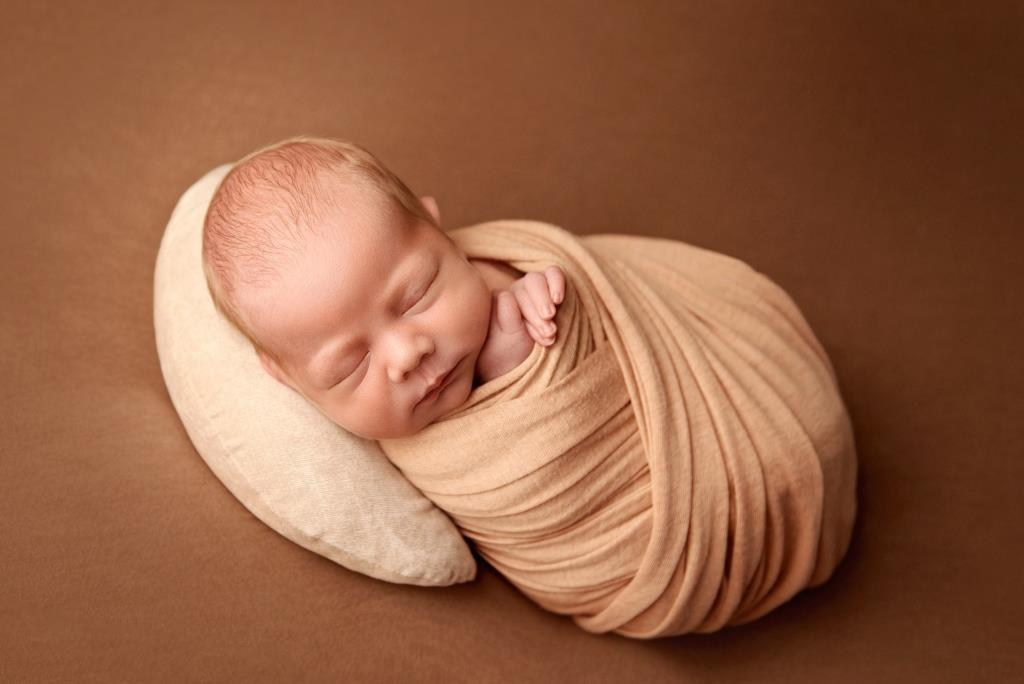 Обмотки. Фотограф новонароджених діток та їх сімей в Тернополі