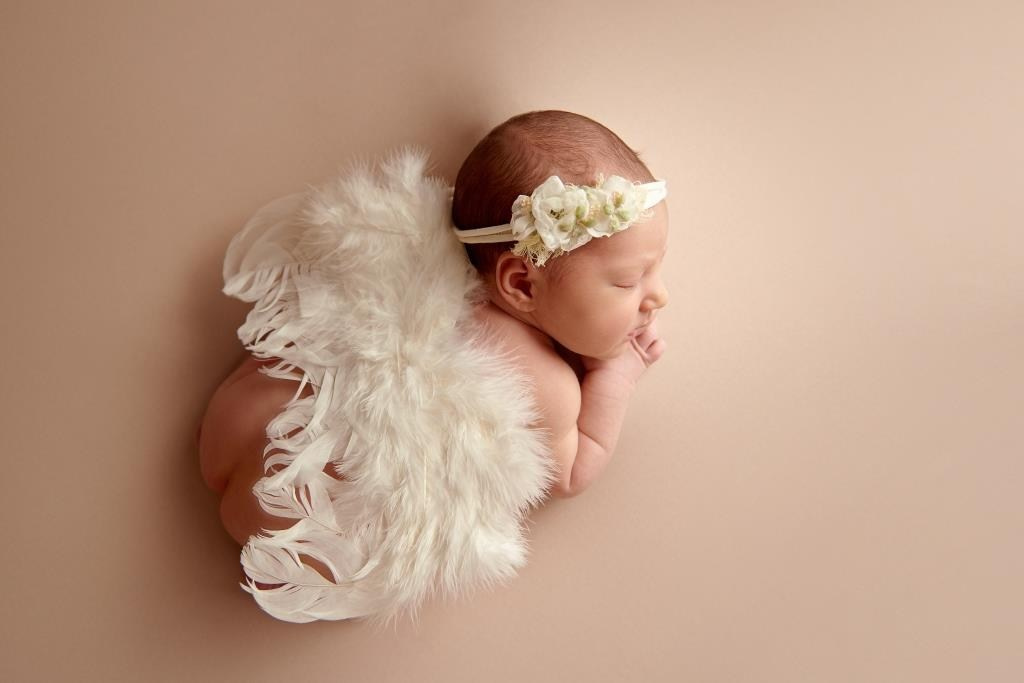 Крильця. Фотограф новонароджених діток та їх сімей в Тернополі