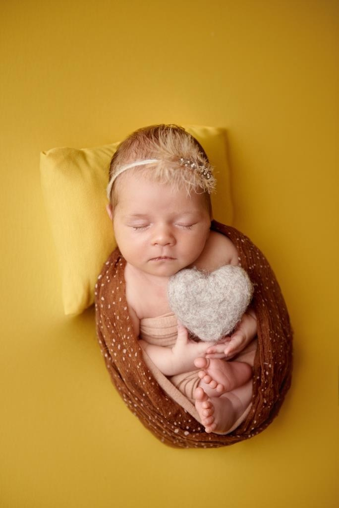 Обмотки. Фотограф новонароджених діток та їх сімей в Тернополі