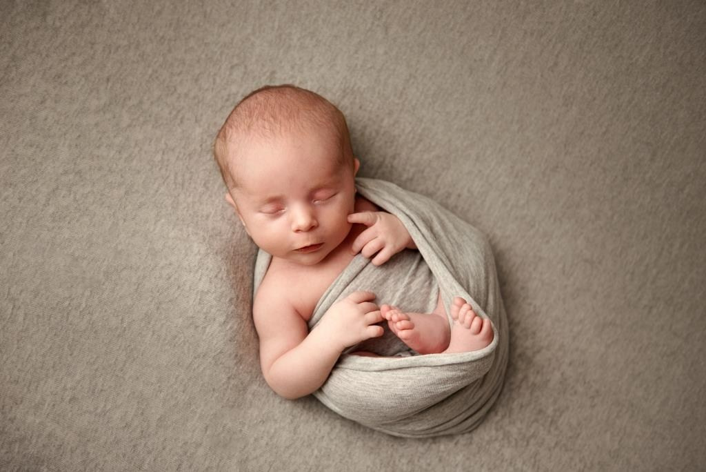 Обмотки. Фотограф новонароджених діток та їх сімей в Тернополі