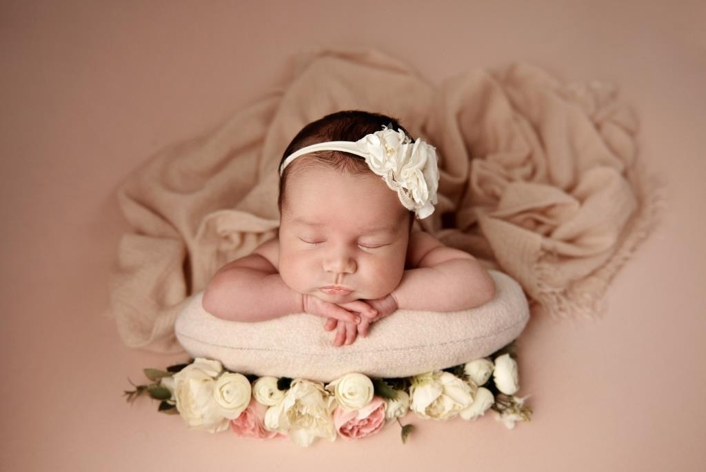 Дівчата. Фотограф новонароджених діток та їх сімей в Тернополі