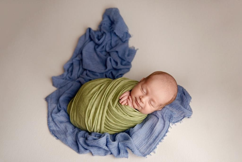 Обмотки. Фотограф новонароджених діток та їх сімей в Тернополі