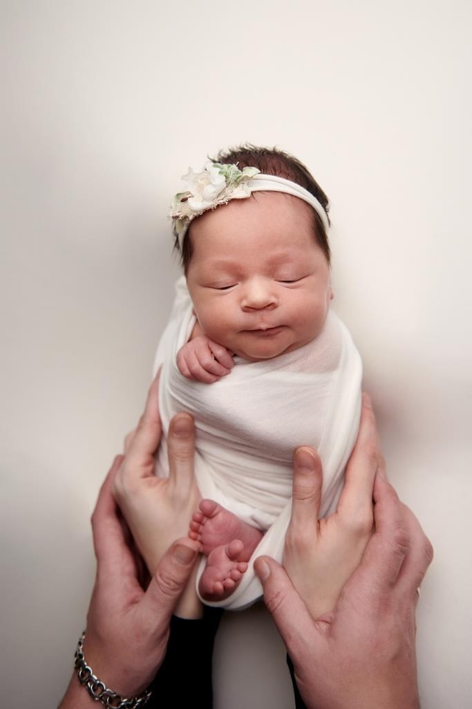 Обмотки. Фотограф новонароджених діток та їх сімей в Тернополі