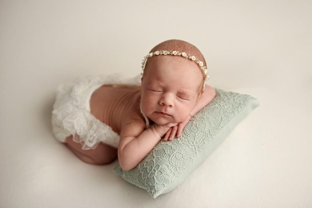 Дівчата. Фотограф новонароджених діток та їх сімей в Тернополі