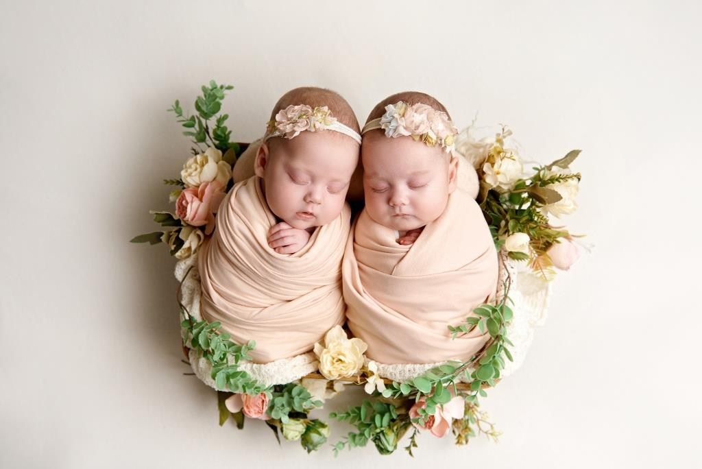 Двійнята. Фотограф новонароджених діток та їх сімей в Тернополі