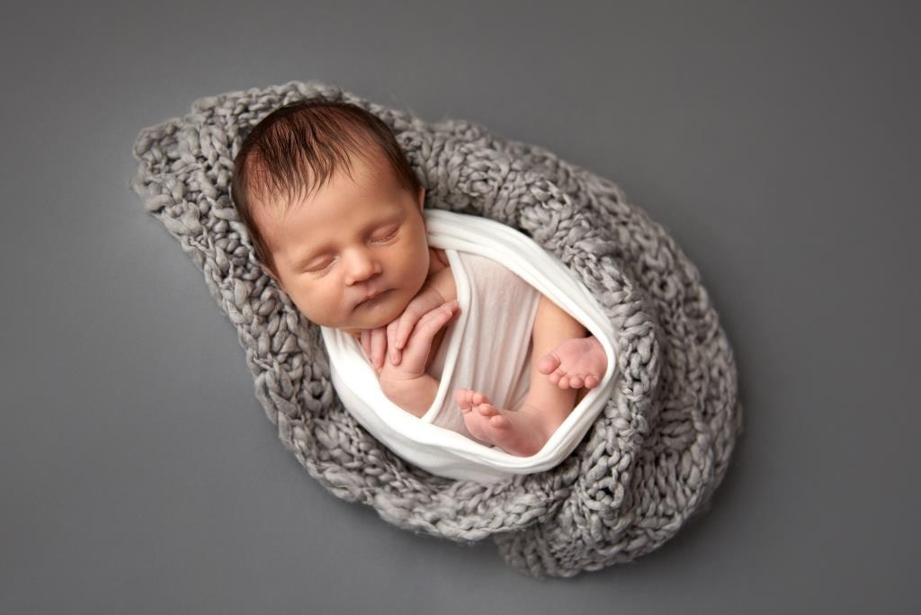 Обмотки. Фотограф новонароджених діток та їх сімей в Тернополі