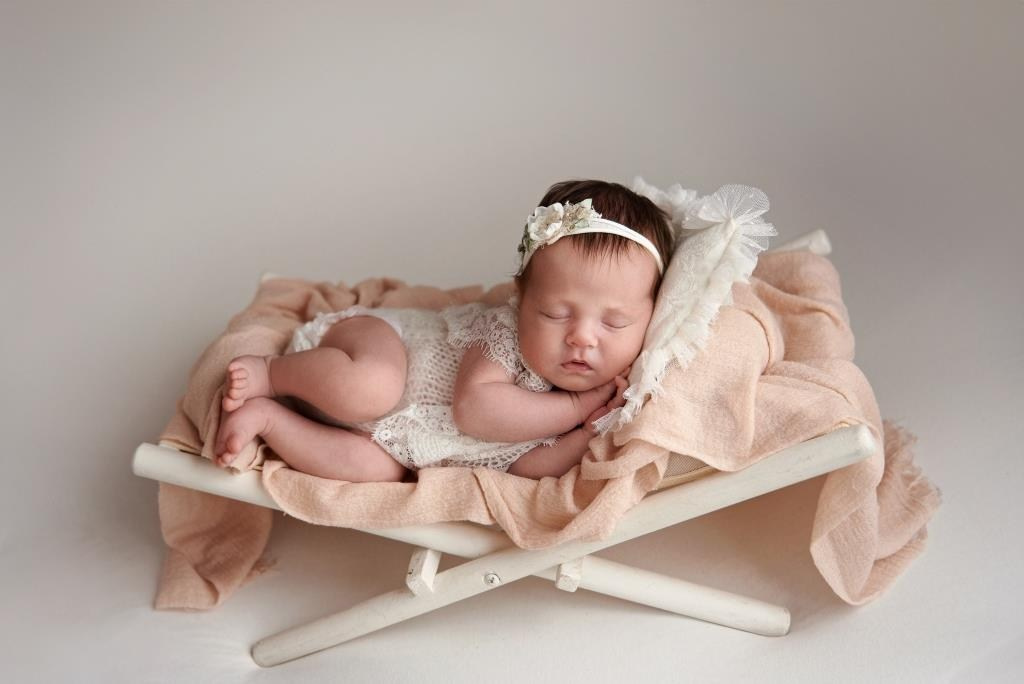 Ліжко гамак. Фотограф новонароджених діток та їх сімей в Тернополі