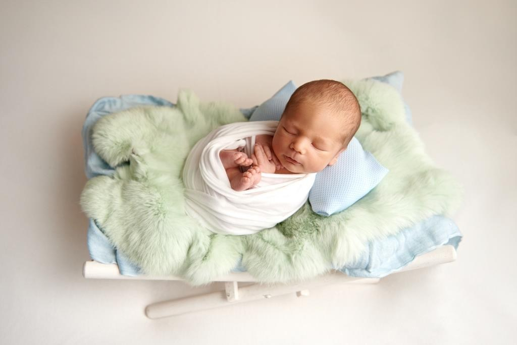 Ліжко гамак. Фотограф новонароджених діток та їх сімей в Тернополі