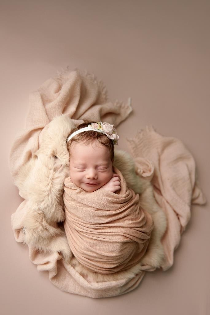 Обмотки. Фотограф новонароджених діток та їх сімей в Тернополі