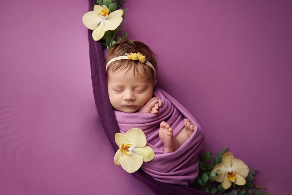 Квіти. Фотограф новонароджених діток та їх сімей в Тернополі