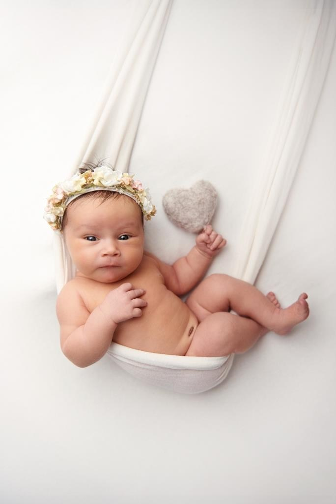 Гамак. Фотограф новонароджених діток та їх сімей в Тернополі