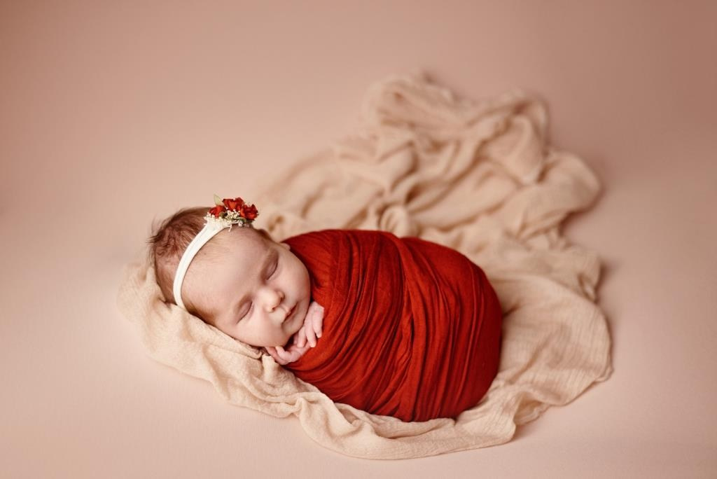 Обмотки. Фотограф новонароджених діток та їх сімей в Тернополі