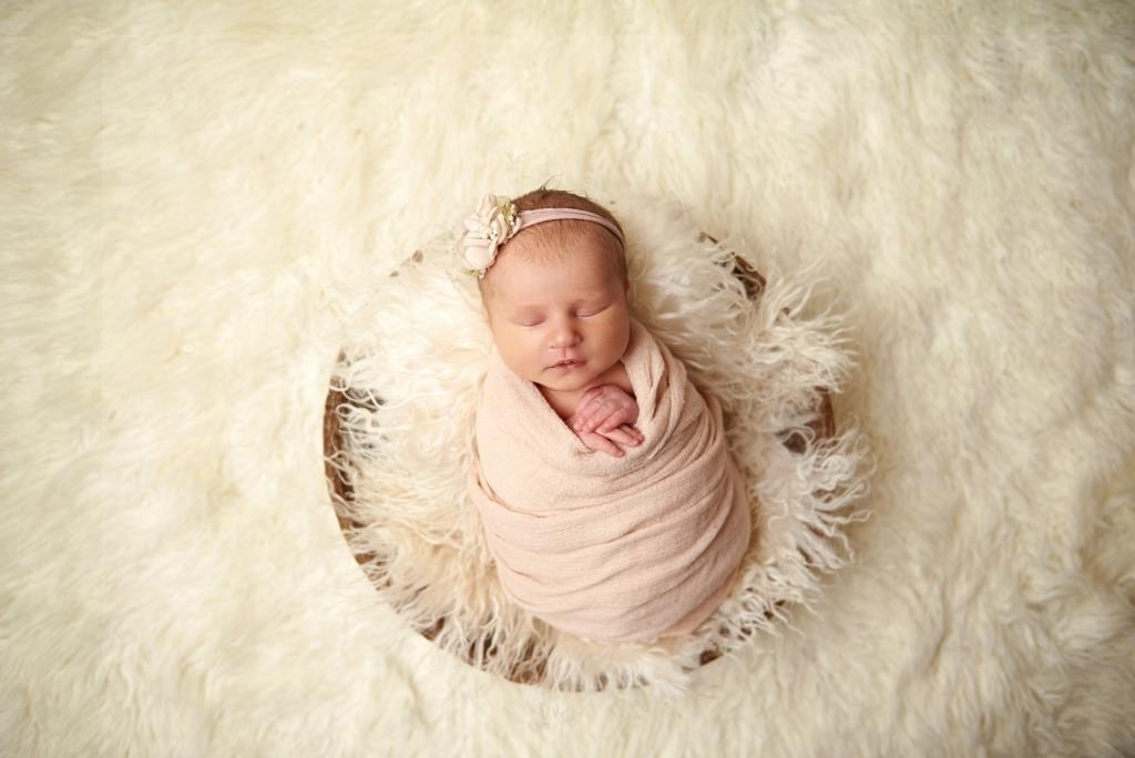 Мисочки. Фотограф новонароджених діток та їх сімей в Тернополі
